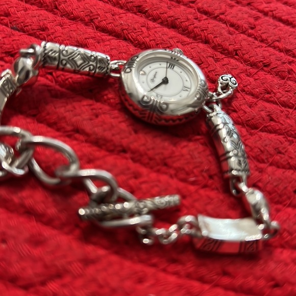 Dressy Brighton watch bracelet with heart charm. Excellent catch - Picture 4 of 5